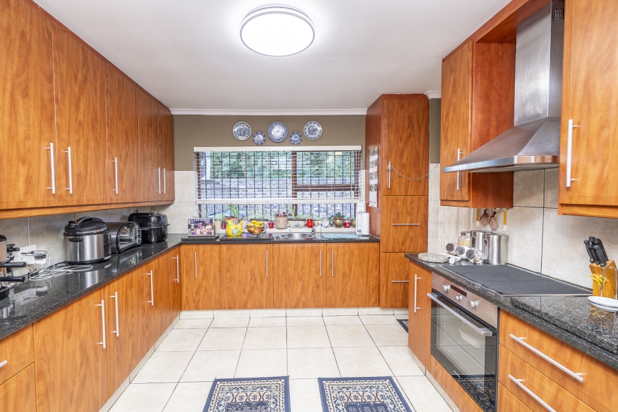 7 Bedroom Property for Sale in Eversdal Western Cape